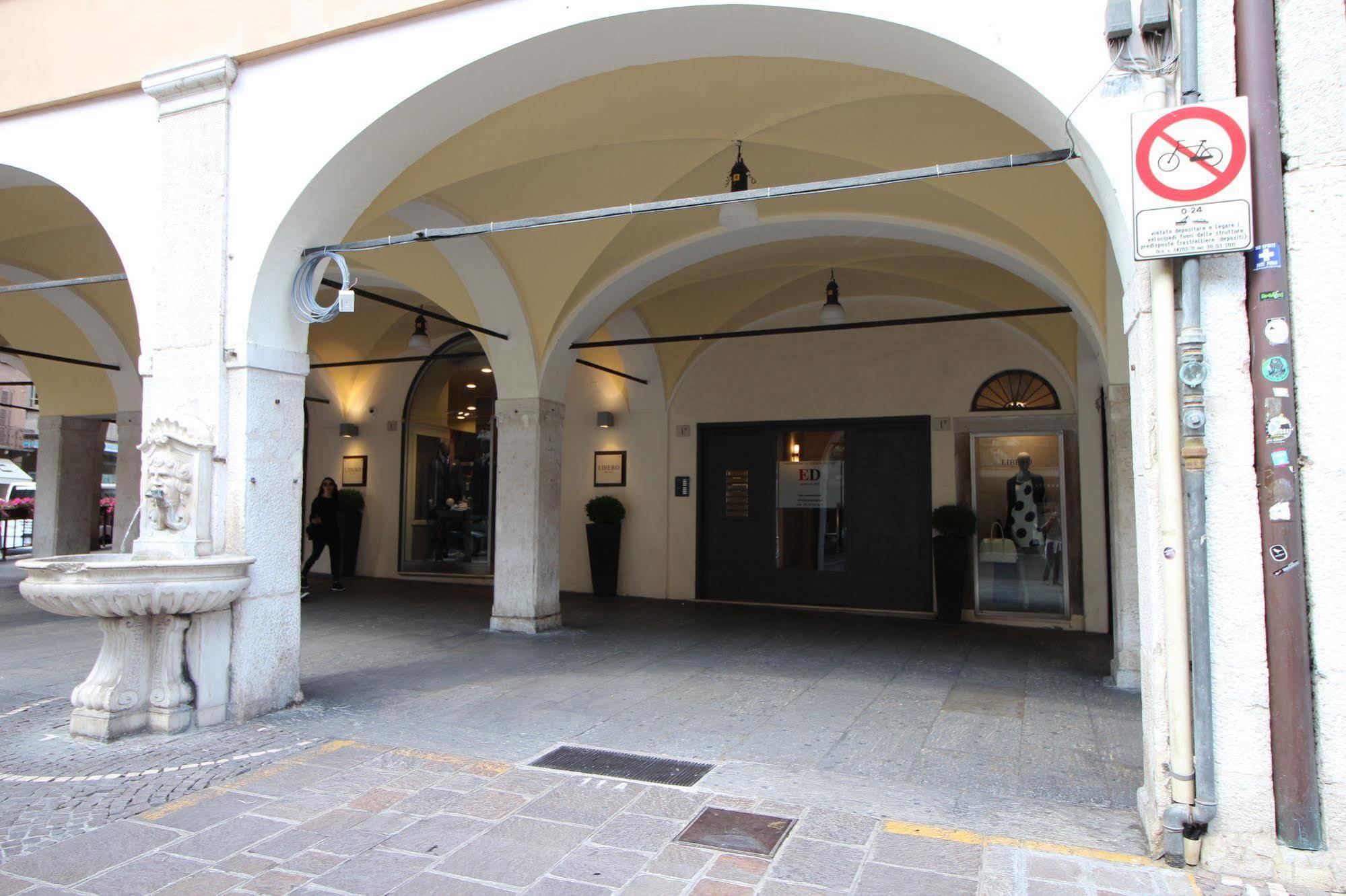 Eleganti Dimore Apartment Brescia